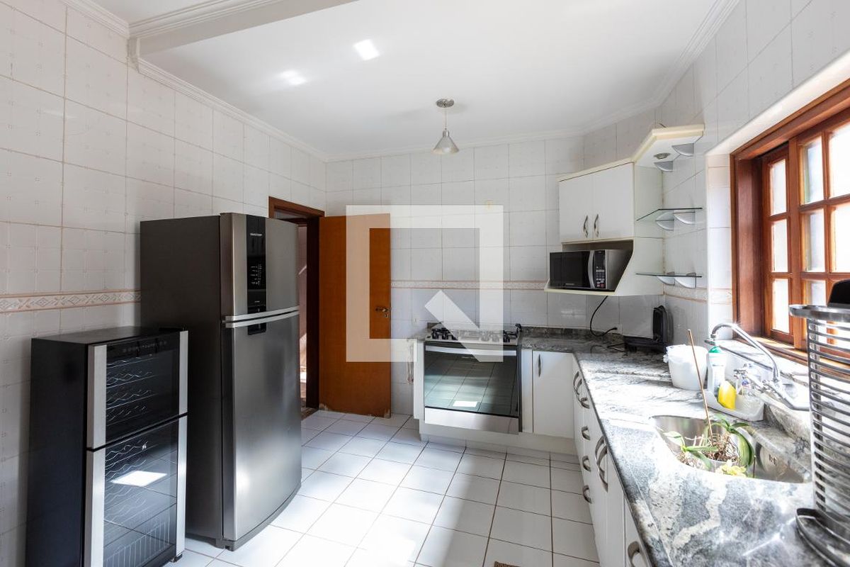 Casa à Venda - Mansões Santo Antônio, 3 Quartos,  255 m2 em , Campinas - sp | SoloBR