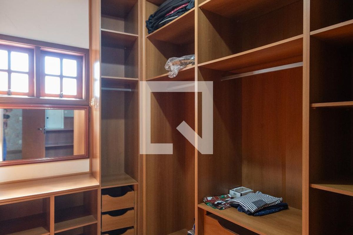 Casa à Venda - Mansões Santo Antônio, 3 Quartos,  255 m2 em , Campinas - sp | SoloBR