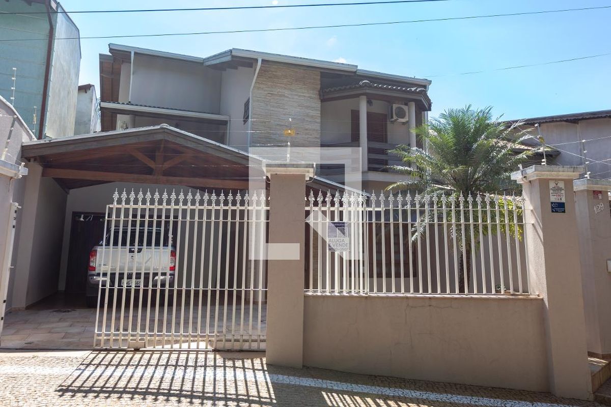 Casa à Venda - Mansões Santo Antônio, 3 Quartos,  255 m2 em , Campinas - sp | SoloBR