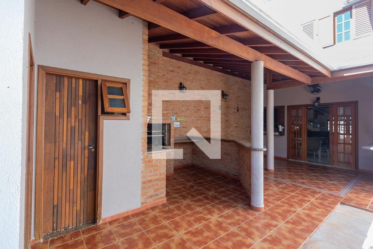 Casa à Venda - Mansões Santo Antônio, 3 Quartos,  255 m2 em , Campinas - sp | SoloBR