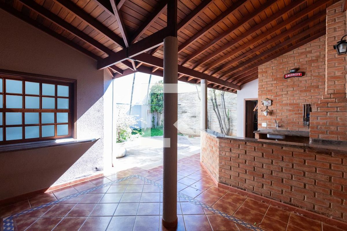 Casa à Venda - Mansões Santo Antônio, 3 Quartos,  255 m2 em , Campinas - sp | SoloBR