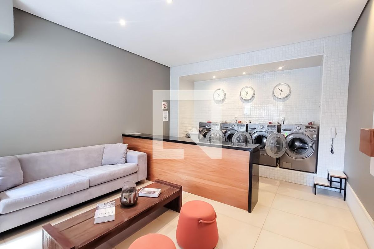 Apartamento à Venda - Centro, 1 Quarto,  39 m2 em , Campinas - sp | SoloBR