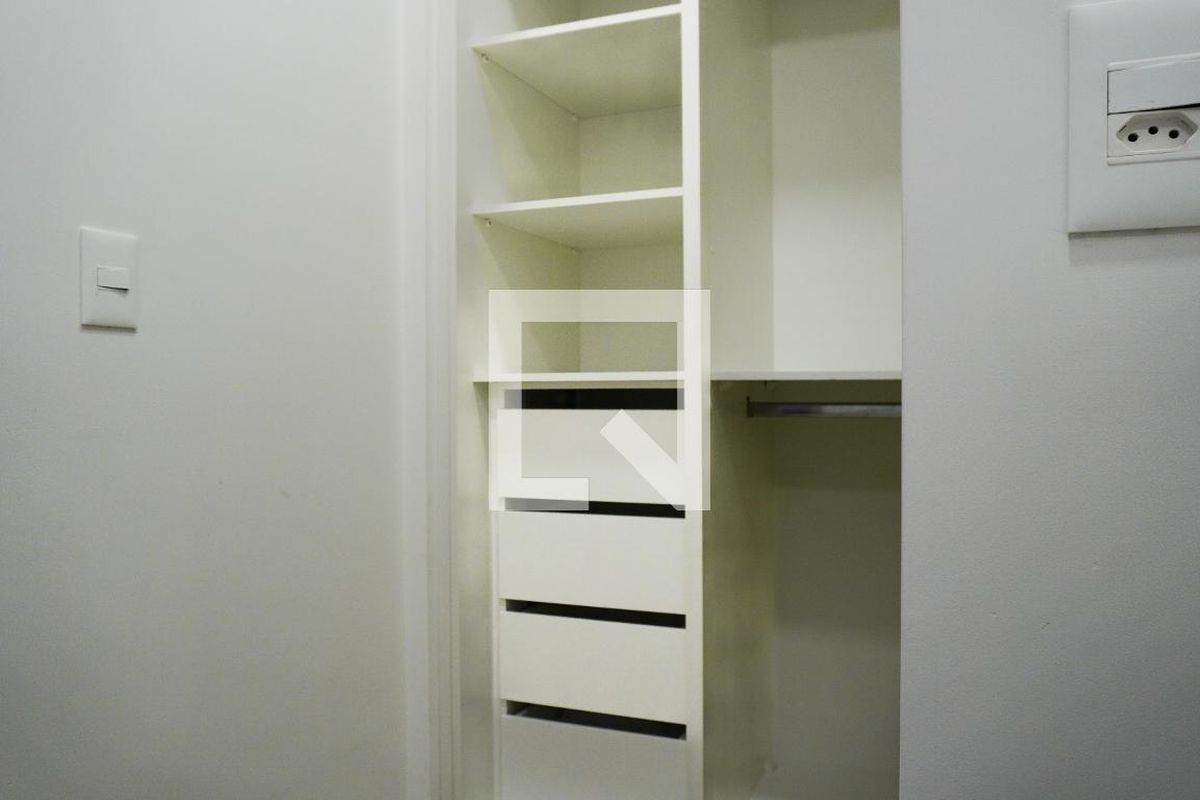 Apartamento à Venda - Bosque, 1 Quarto,  42 m2 em , Campinas - sp | SoloBR
