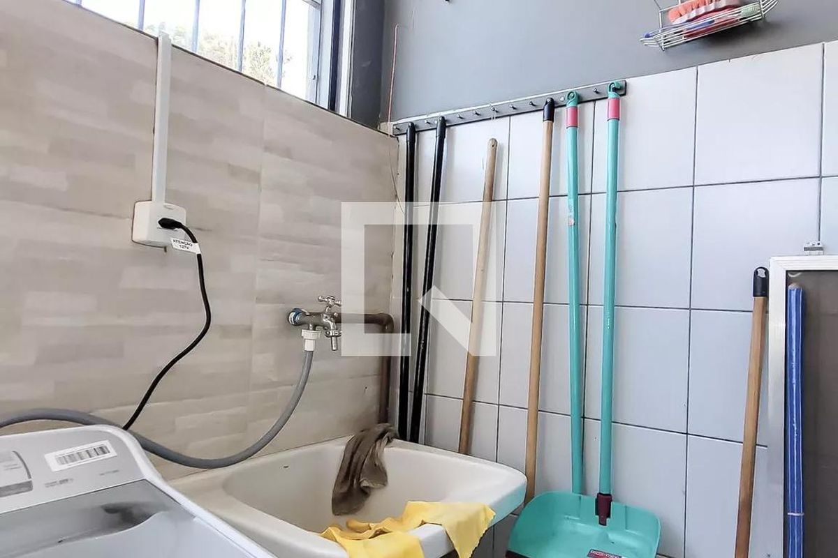 Casa à Venda - Guanabara, 4 Quartos,  400 m2 em , Campinas - sp | SoloBR