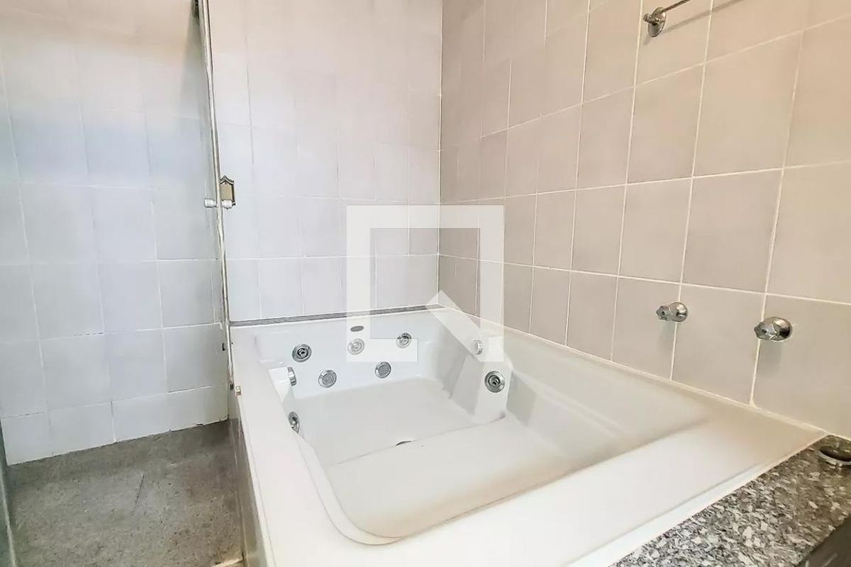 Casa à Venda - Guanabara, 4 Quartos,  400 m2 em , Campinas - sp | SoloBR