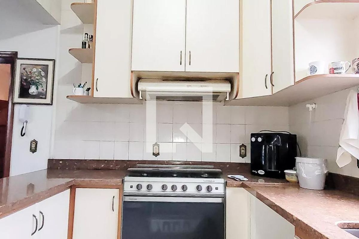 Casa à Venda - Guanabara, 4 Quartos,  400 m2 em , Campinas - sp | SoloBR