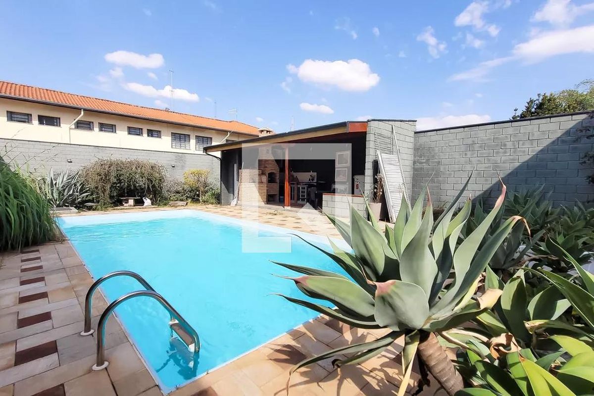 Casa à Venda - Guanabara, 4 Quartos,  400 m2 em , Campinas - sp | SoloBR