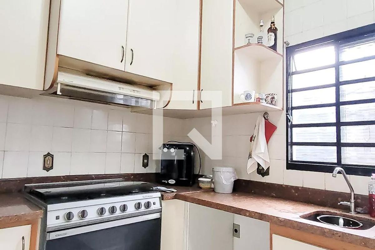 Casa à Venda - Guanabara, 4 Quartos,  400 m2 em , Campinas - sp | SoloBR
