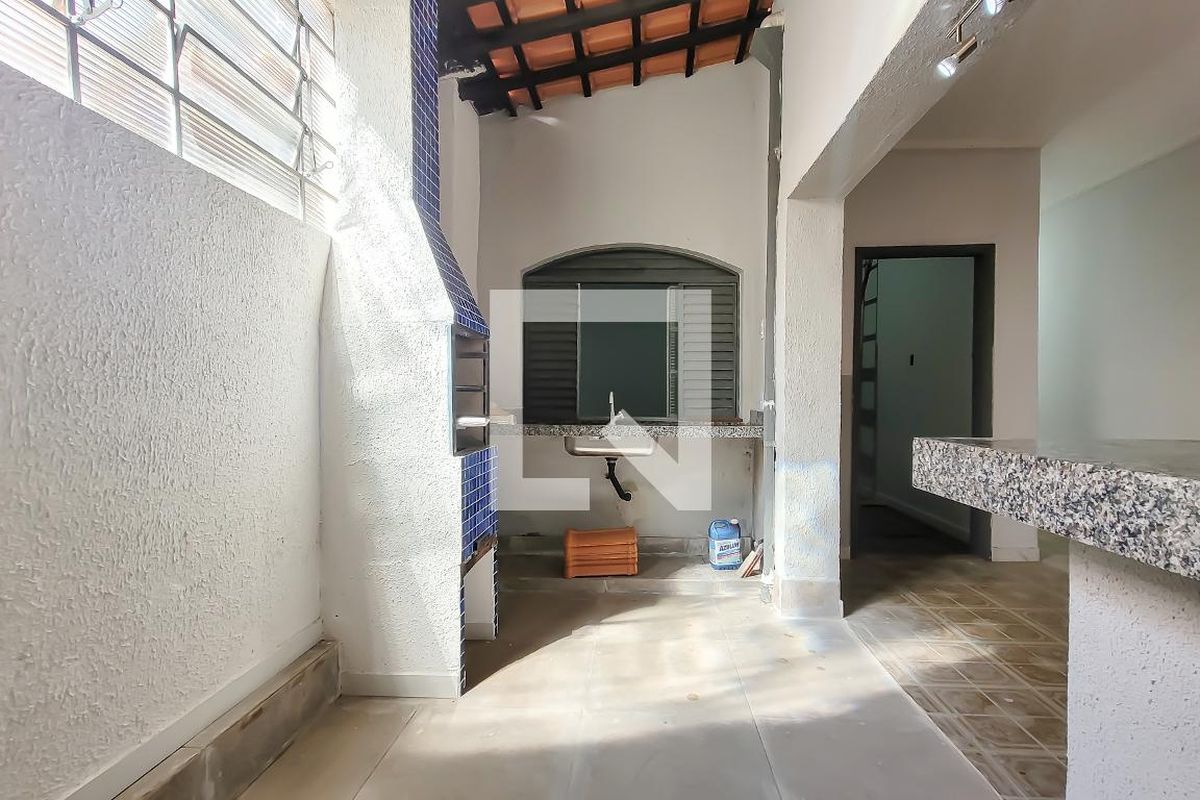 Casa à Venda - Bosque, 3 Quartos,  160 m2 em , Campinas - sp | SoloBR