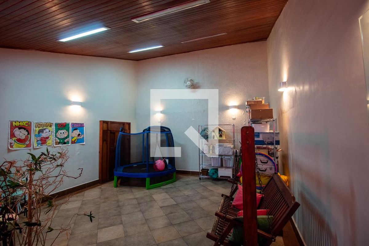 Casa, 4 quartos, 225 m² - Foto 33