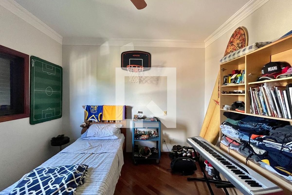 Casa à Venda - Lot. Alphaville Campinas, 4 Quartos,  265 m2 em , Campinas - sp | SoloBR