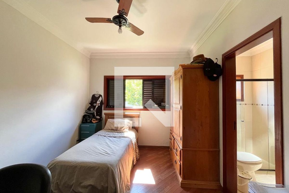 Casa à Venda - Lot. Alphaville Campinas, 4 Quartos,  265 m2 em , Campinas - sp | SoloBR