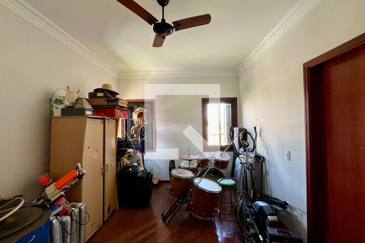 Casa à Venda - Lot. Alphaville Campinas, 4 Quartos,  265 m2 em , Campinas - sp | SoloBR