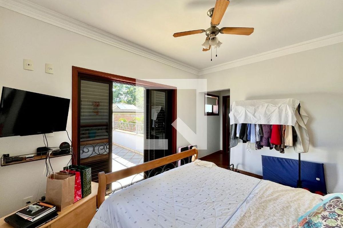 Casa à Venda - Lot. Alphaville Campinas, 4 Quartos,  265 m2 em , Campinas - sp | SoloBR