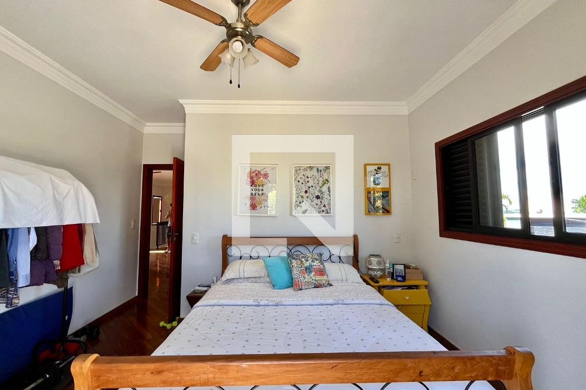 Casa à Venda - Lot. Alphaville Campinas, 4 Quartos,  265 m2 em , Campinas - sp | SoloBR
