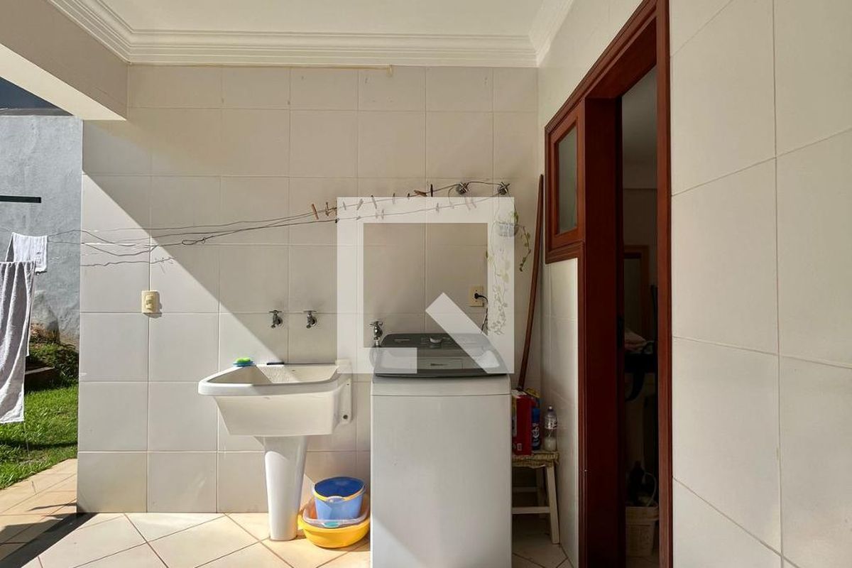 Casa à Venda - Lot. Alphaville Campinas, 4 Quartos,  265 m2 em , Campinas - sp | SoloBR