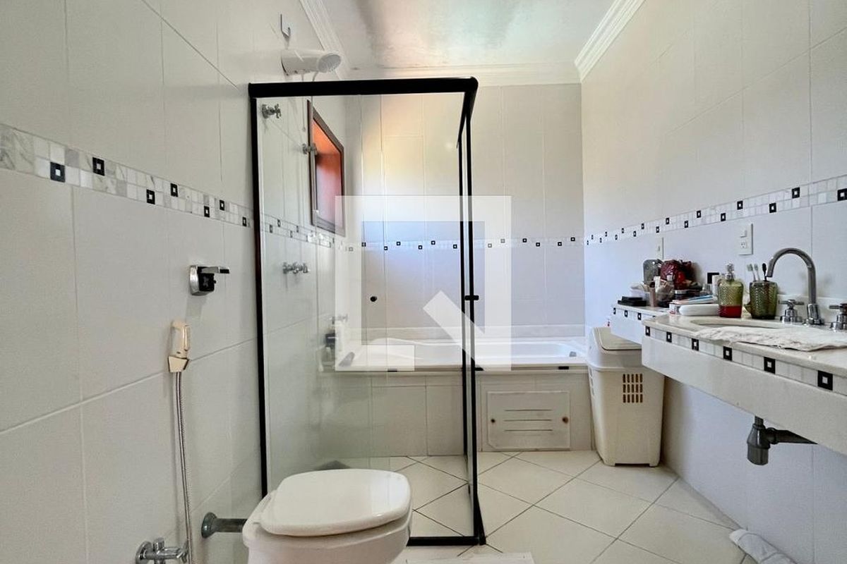 Casa à Venda - Lot. Alphaville Campinas, 4 Quartos,  265 m2 em , Campinas - sp | SoloBR