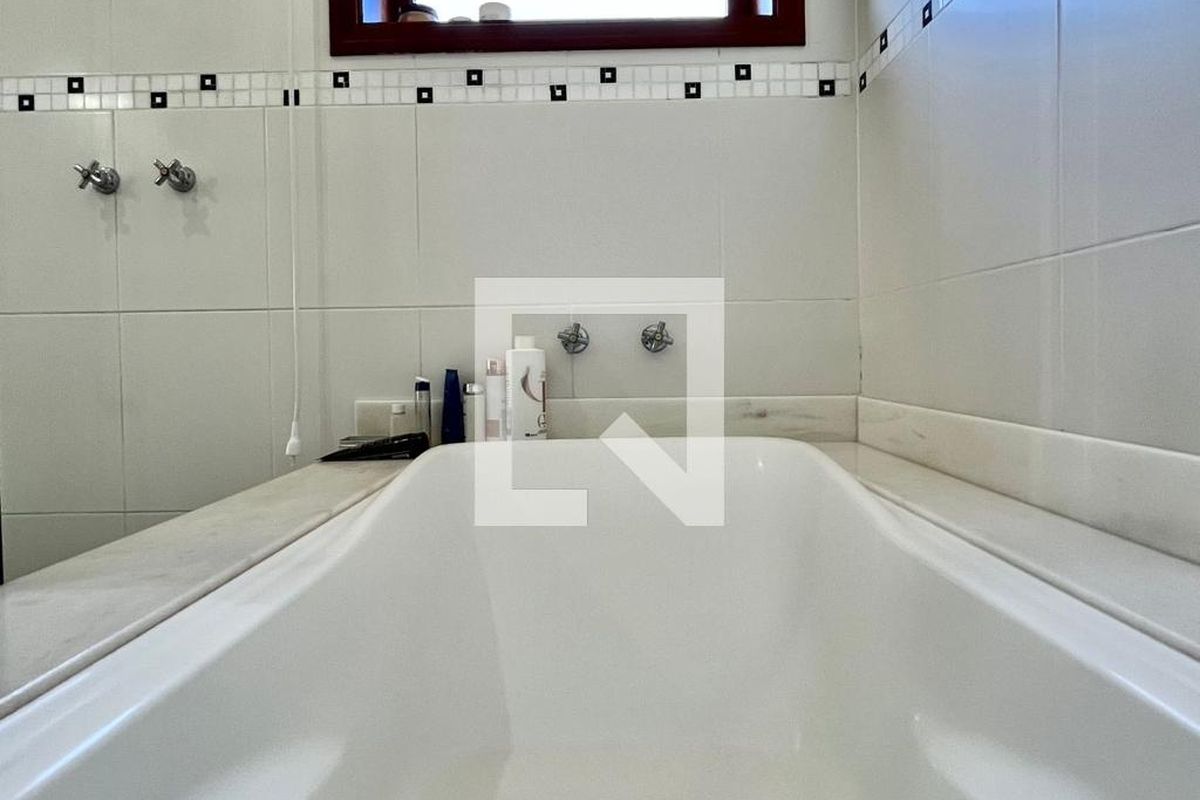 Casa à Venda - Lot. Alphaville Campinas, 4 Quartos,  265 m2 em , Campinas - sp | SoloBR