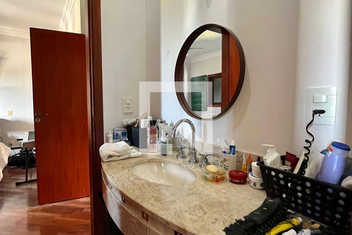 Casa à Venda - Lot. Alphaville Campinas, 4 Quartos,  265 m2 em , Campinas - sp | SoloBR