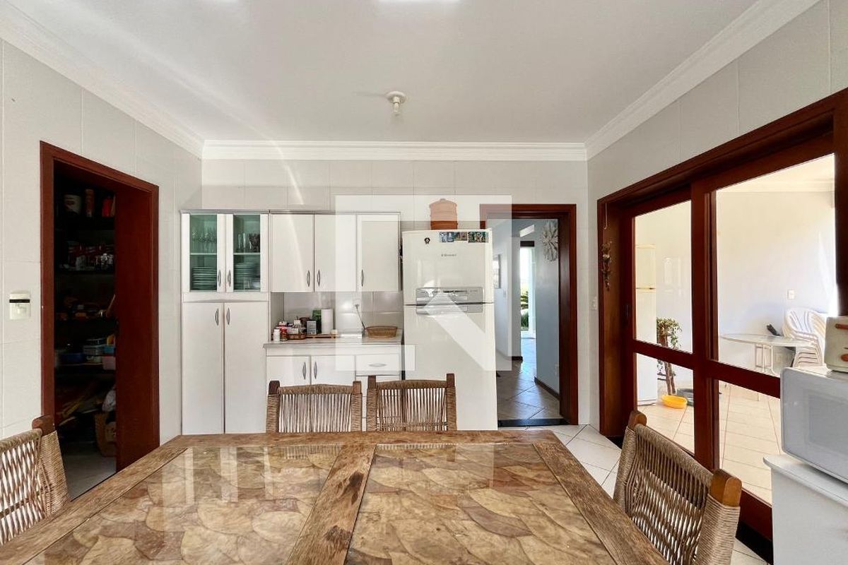 Casa à Venda - Lot. Alphaville Campinas, 4 Quartos,  265 m2 em , Campinas - sp | SoloBR