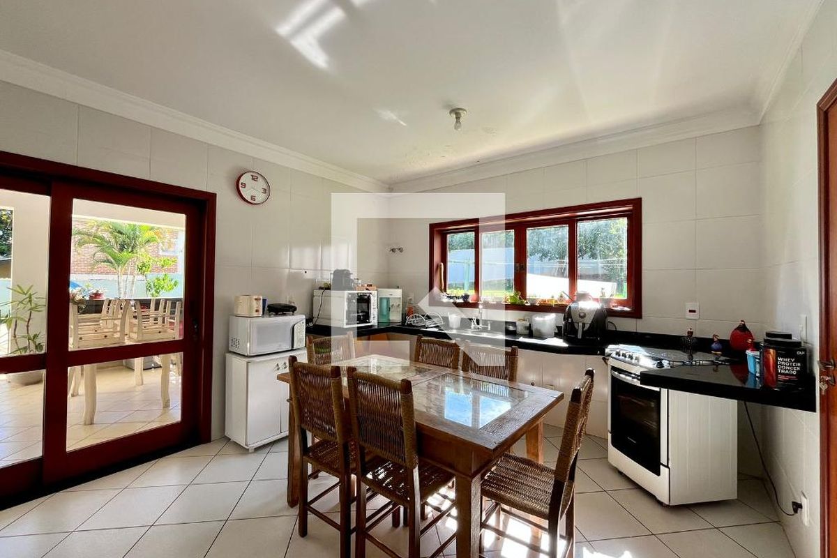 Casa à Venda - Lot. Alphaville Campinas, 4 Quartos,  265 m2 em , Campinas - sp | SoloBR