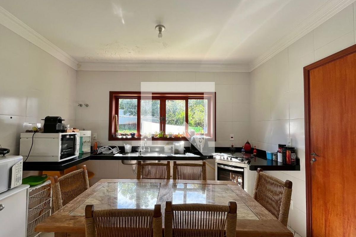Casa à Venda - Lot. Alphaville Campinas, 4 Quartos,  265 m2 em , Campinas - sp | SoloBR