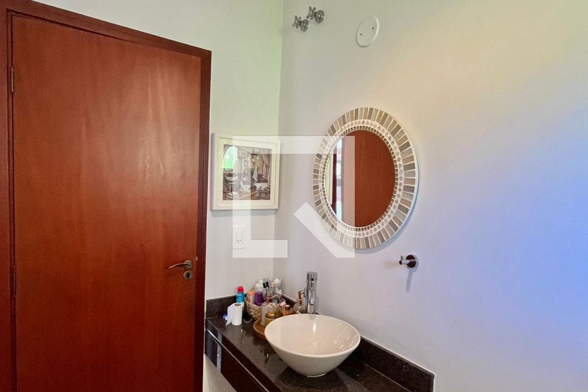 Casa à Venda - Lot. Alphaville Campinas, 4 Quartos,  265 m2 em , Campinas - sp | SoloBR