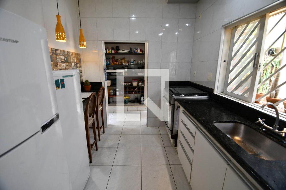 Casa à Venda - Cambuí, 3 Quartos,  190 m2 em , Campinas - sp | SoloBR