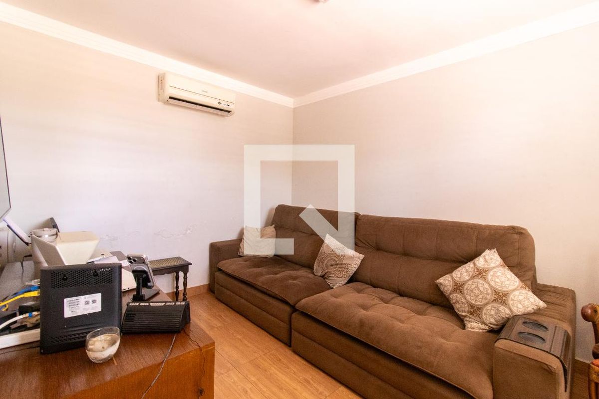 Casa à Venda - Guanabara, 3 Quartos,  197 m2 em , Campinas - sp | SoloBR