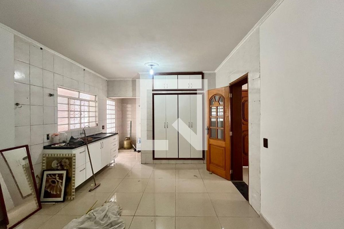 Casa à Venda - Barão Geraldo - Centro, 3 Quartos,  180 m2 em , Campinas - sp | SoloBR