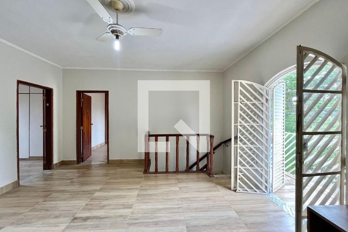 Casa à Venda - Barão Geraldo - Centro, 3 Quartos,  180 m2 em , Campinas - sp | SoloBR
