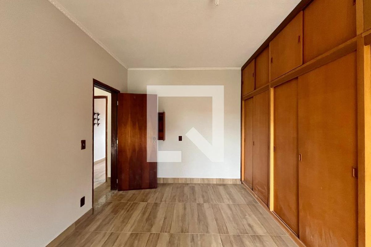 Casa à Venda - Barão Geraldo - Centro, 3 Quartos,  180 m2 em , Campinas - sp | SoloBR