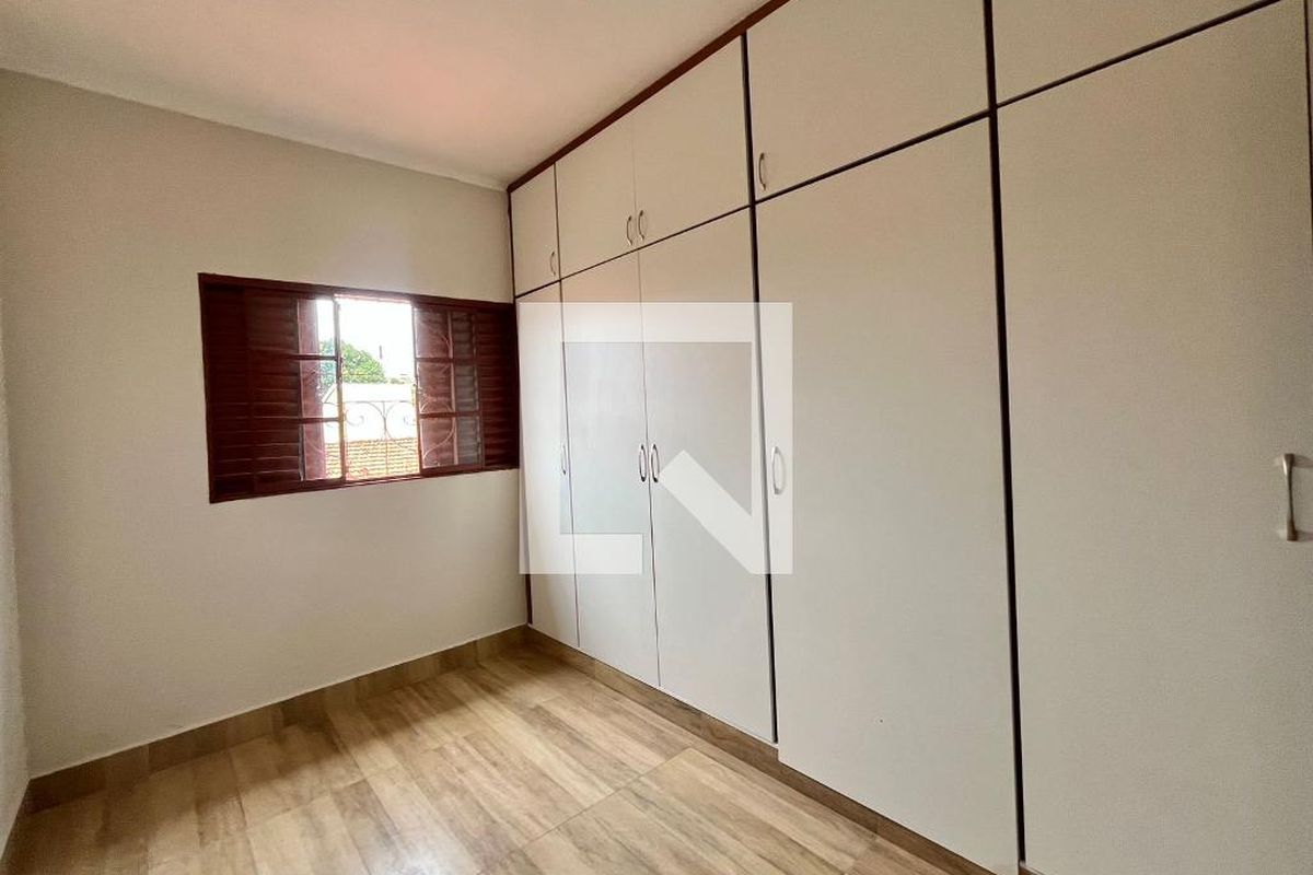 Casa à Venda - Barão Geraldo - Centro, 3 Quartos,  180 m2 em , Campinas - sp | SoloBR