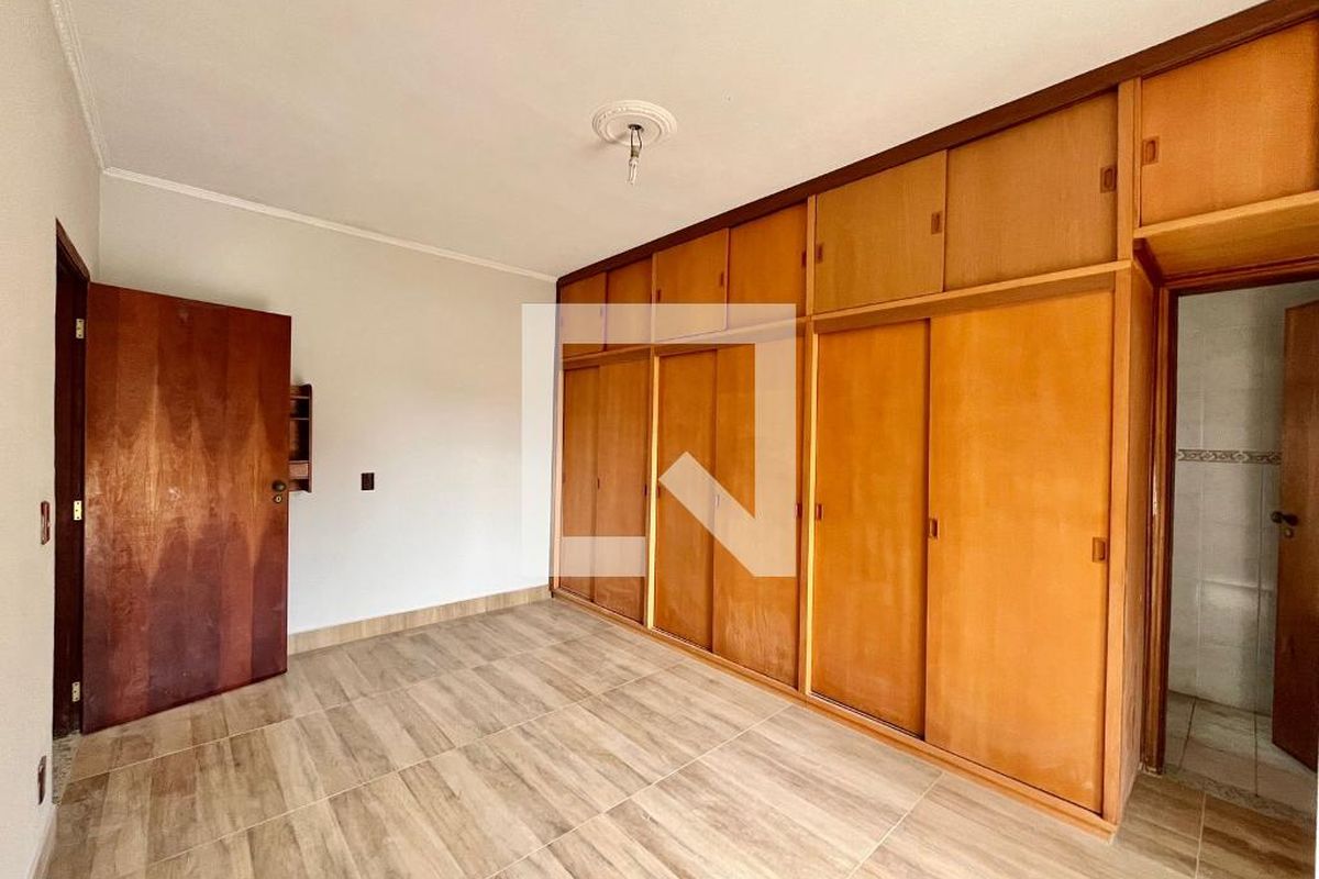 Casa à Venda - Barão Geraldo - Centro, 3 Quartos,  180 m2 em , Campinas - sp | SoloBR