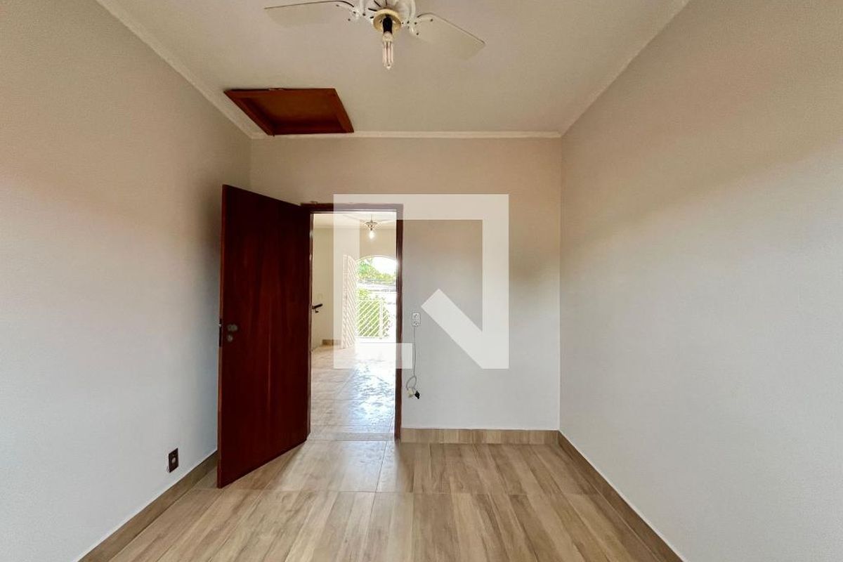 Casa à Venda - Barão Geraldo - Centro, 3 Quartos,  180 m2 em , Campinas - sp | SoloBR