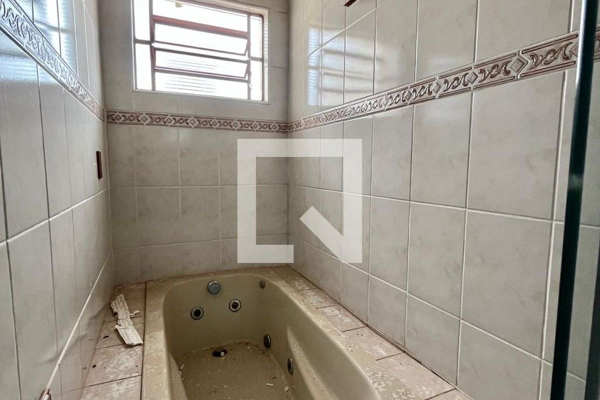 Casa à Venda - Barão Geraldo - Centro, 3 Quartos,  180 m2 em , Campinas - sp | SoloBR