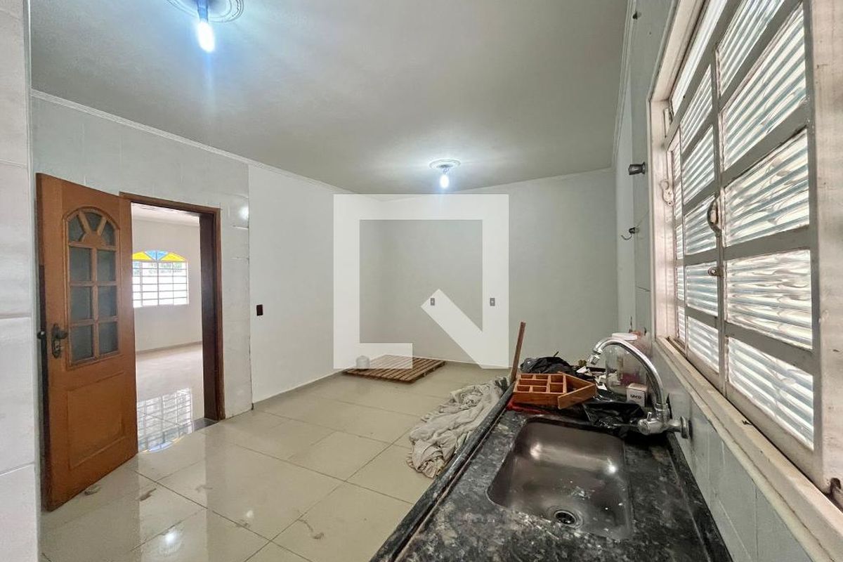 Casa à Venda - Barão Geraldo - Centro, 3 Quartos,  180 m2 em , Campinas - sp | SoloBR