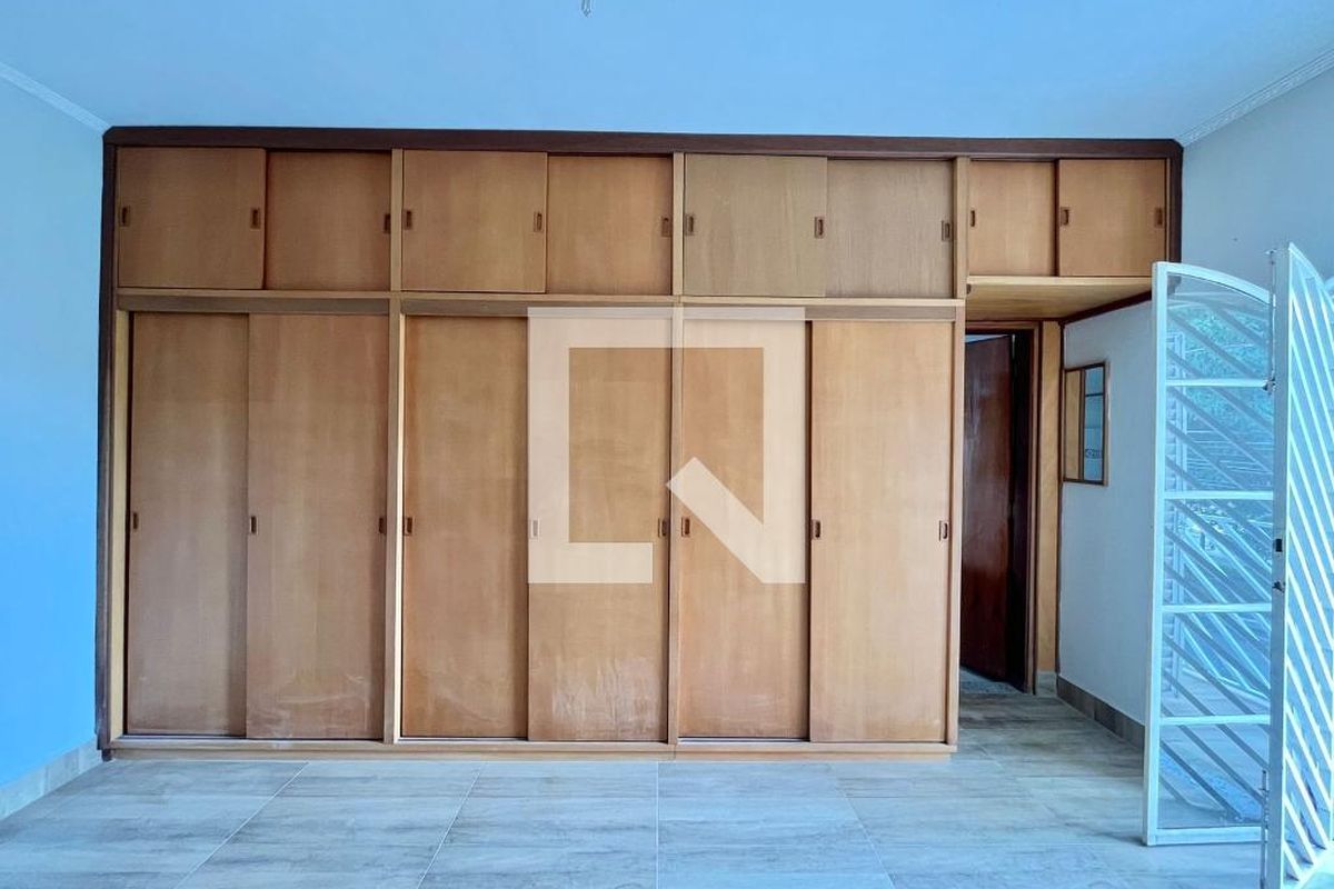 Casa à Venda - Barão Geraldo - Centro, 3 Quartos,  180 m2 em , Campinas - sp | SoloBR
