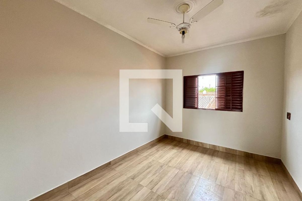 Casa à Venda - Barão Geraldo - Centro, 3 Quartos,  180 m2 em , Campinas - sp | SoloBR