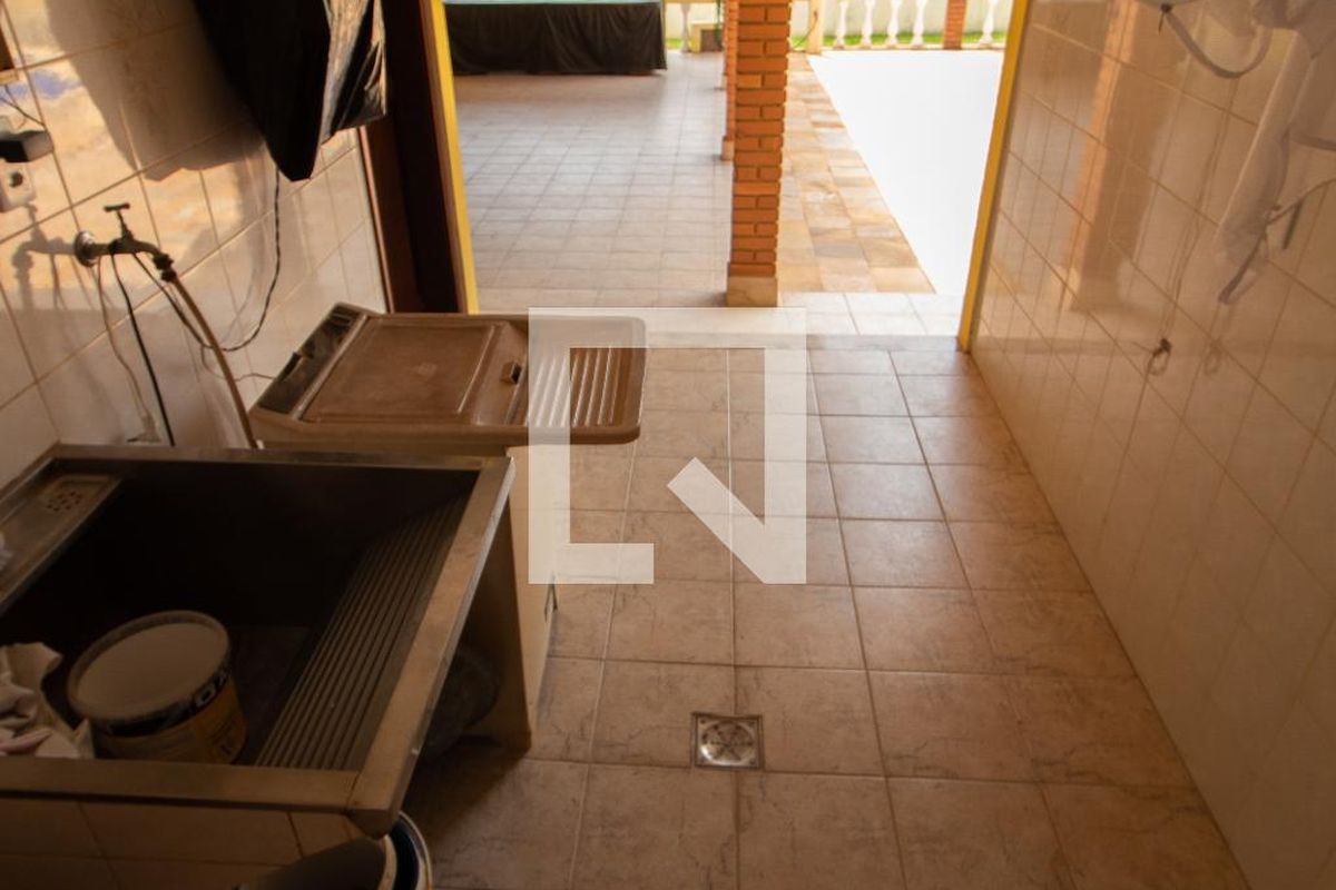 Casa à Venda - Fazenda Santa Cândida, 4 Quartos,  450 m2 em , Campinas - sp | SoloBR
