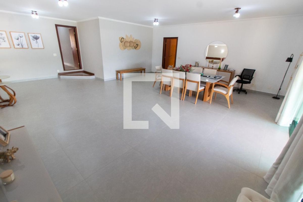 Casa à Venda - Fazenda Santa Cândida, 4 Quartos,  450 m2 em , Campinas - sp | SoloBR