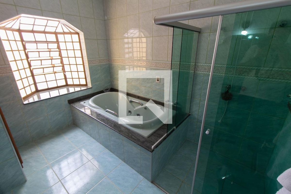 Casa à Venda - Fazenda Santa Cândida, 4 Quartos,  450 m2 em , Campinas - sp | SoloBR