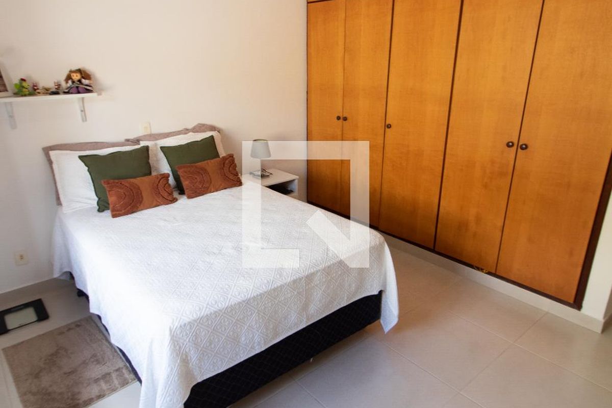 Casa à Venda - Fazenda Santa Cândida, 4 Quartos,  450 m2 em , Campinas - sp | SoloBR