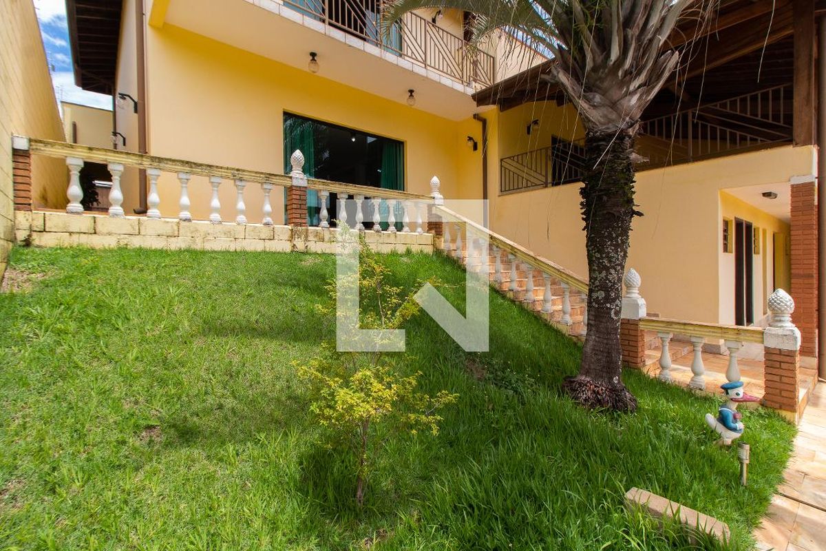 Casa à Venda - Fazenda Santa Cândida, 4 Quartos,  450 m2 em , Campinas - sp | SoloBR