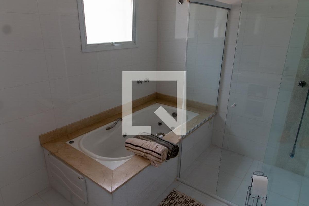 Casa à Venda - Lot. Alphaville Campinas, 3 Quartos,  414 m2 em , Campinas - sp | SoloBR