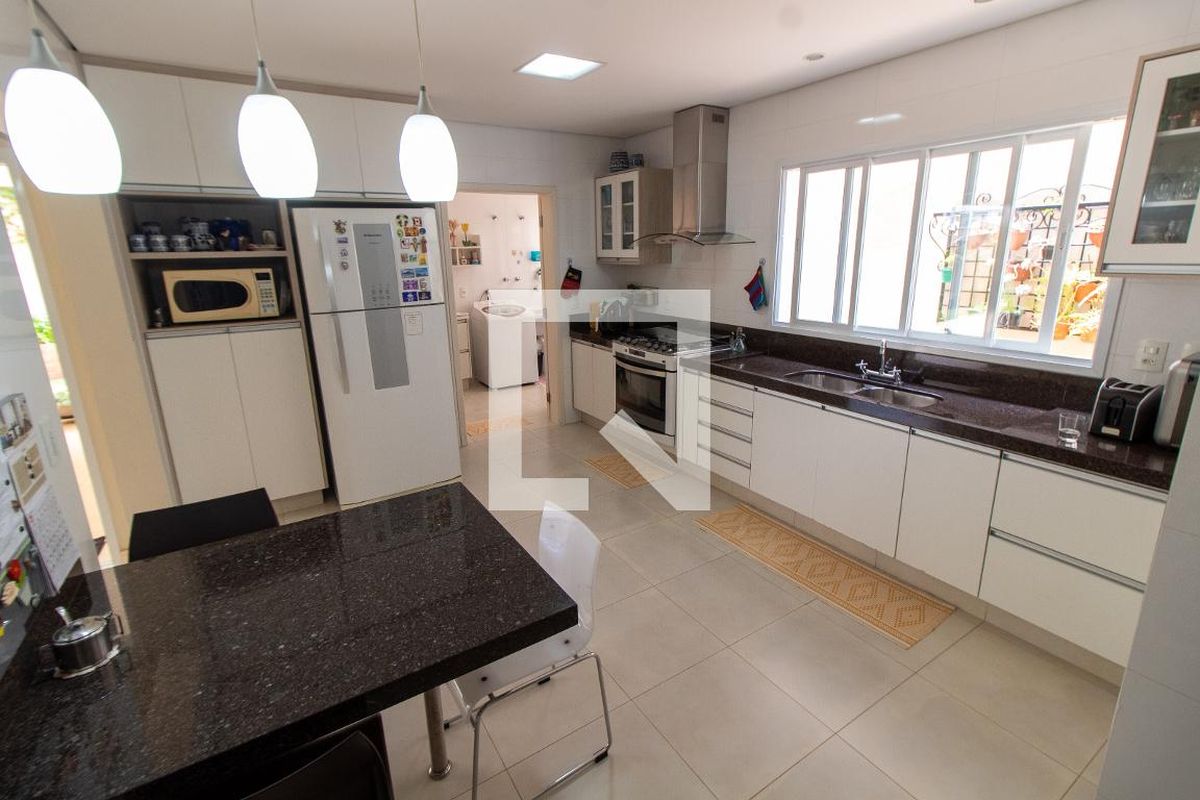 Casa à Venda - Lot. Alphaville Campinas, 3 Quartos,  414 m2 em , Campinas - sp | SoloBR
