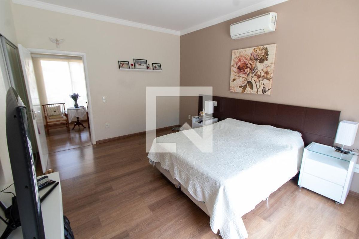 Casa à Venda - Lot. Alphaville Campinas, 3 Quartos,  414 m2 em , Campinas - sp | SoloBR