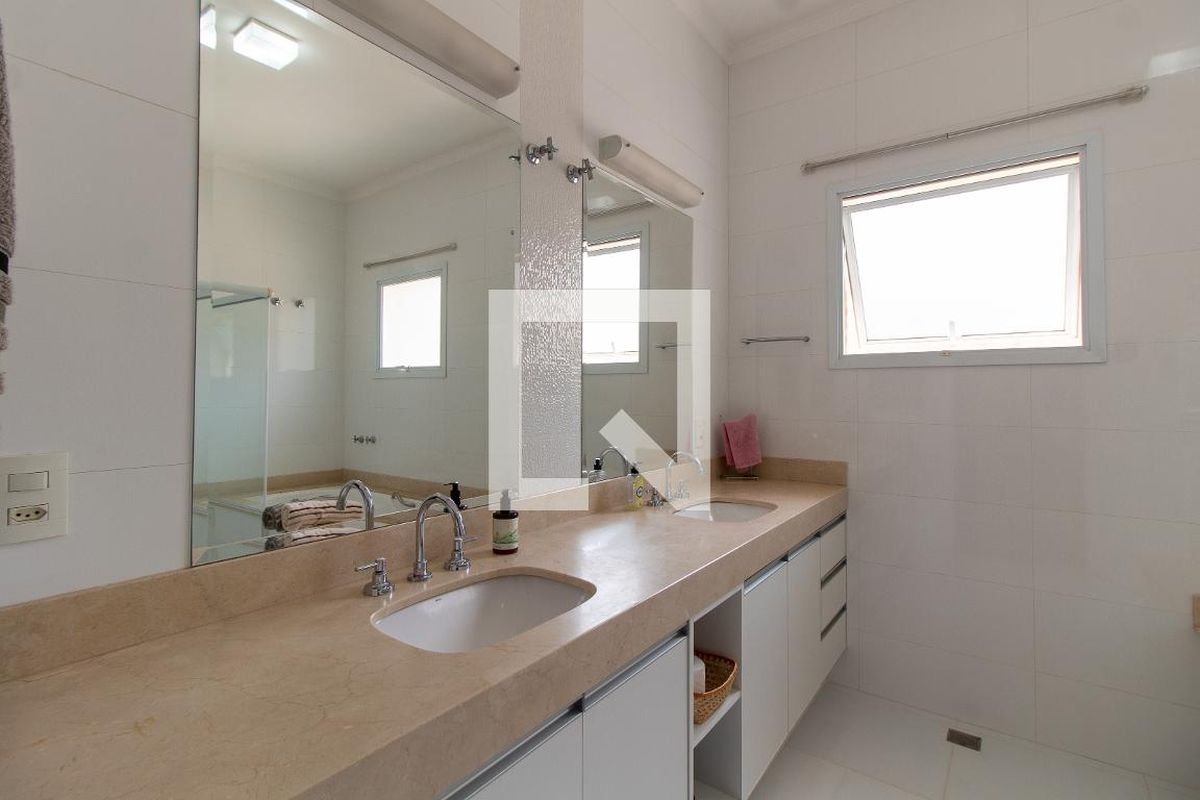 Casa à Venda - Lot. Alphaville Campinas, 3 Quartos,  414 m2 em , Campinas - sp | SoloBR