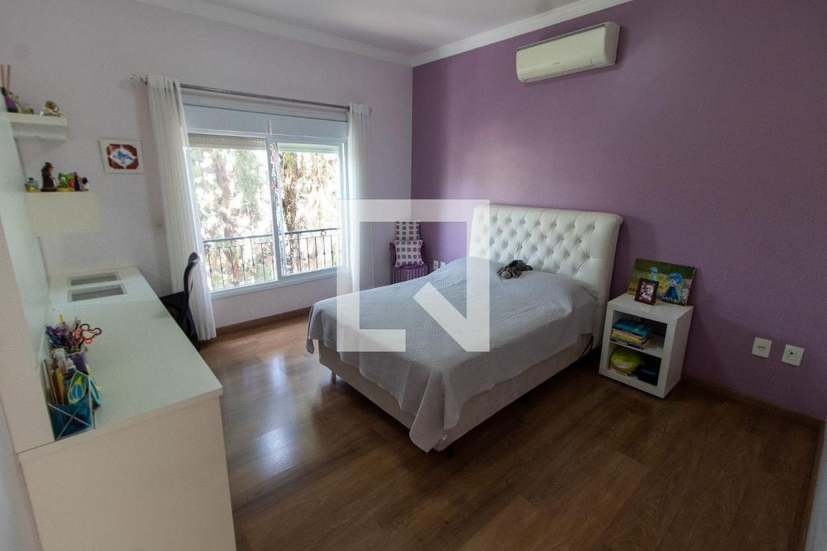Casa à Venda - Lot. Alphaville Campinas, 3 Quartos,  414 m2 em , Campinas - sp | SoloBR