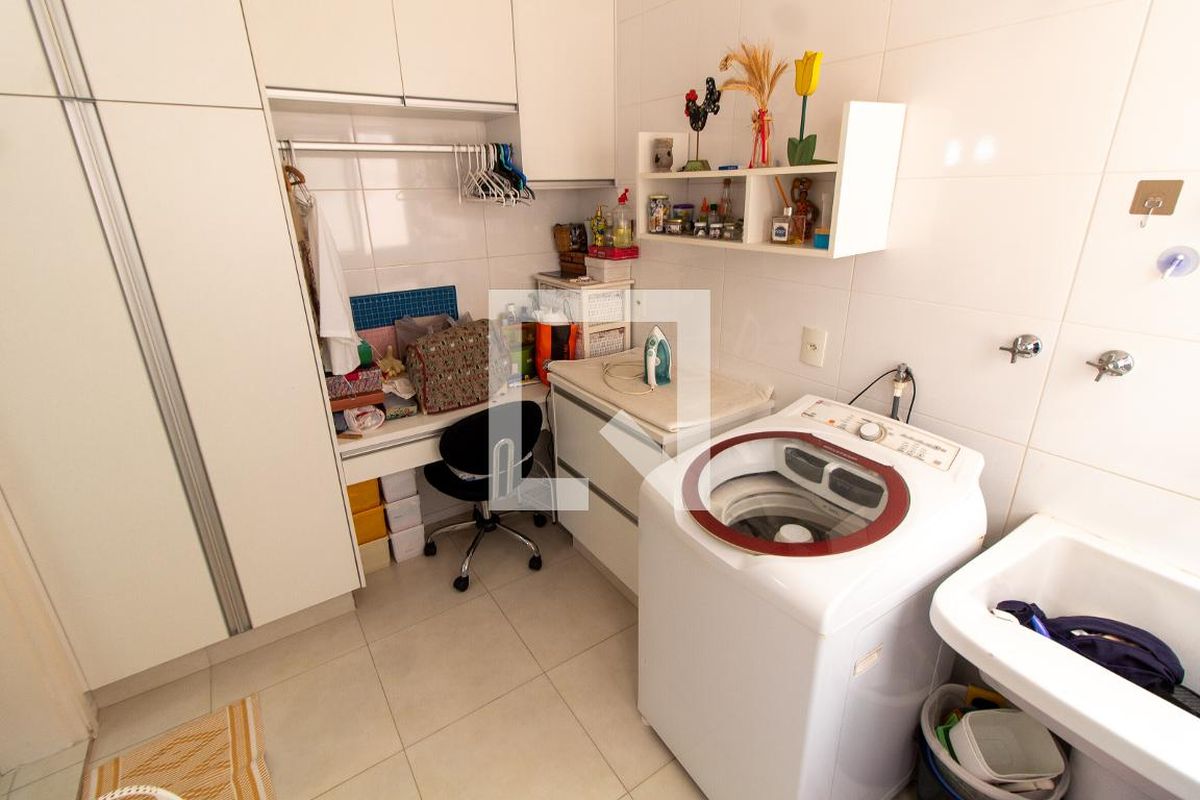 Casa à Venda - Lot. Alphaville Campinas, 3 Quartos,  414 m2 em , Campinas - sp | SoloBR